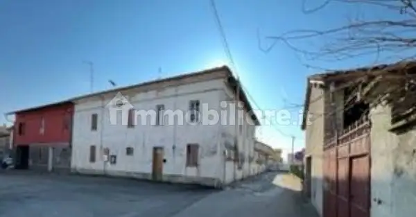 Casa indipendente in asta a Suardi