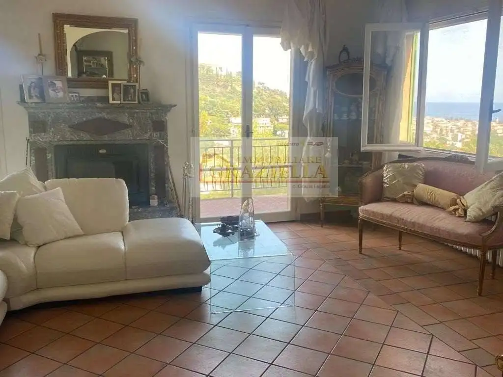 Villa in vendita a Bordighera