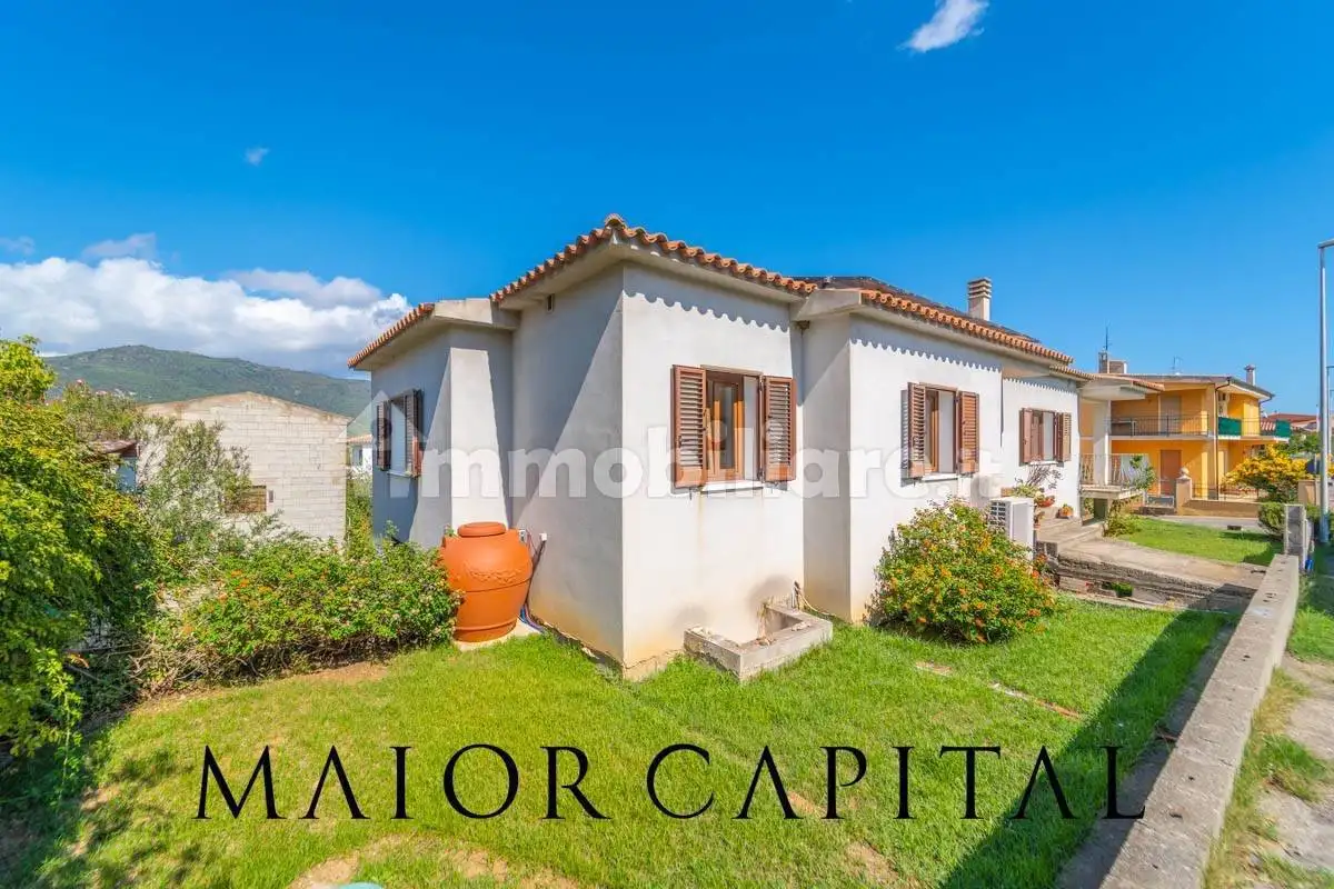 Villa unifamiliare via Venezia, Centro, Torpè - foto 2