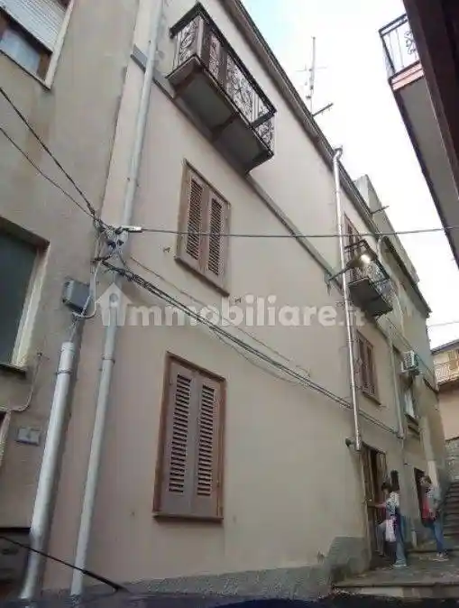 Palazzo - Edificio in vendita a Bono