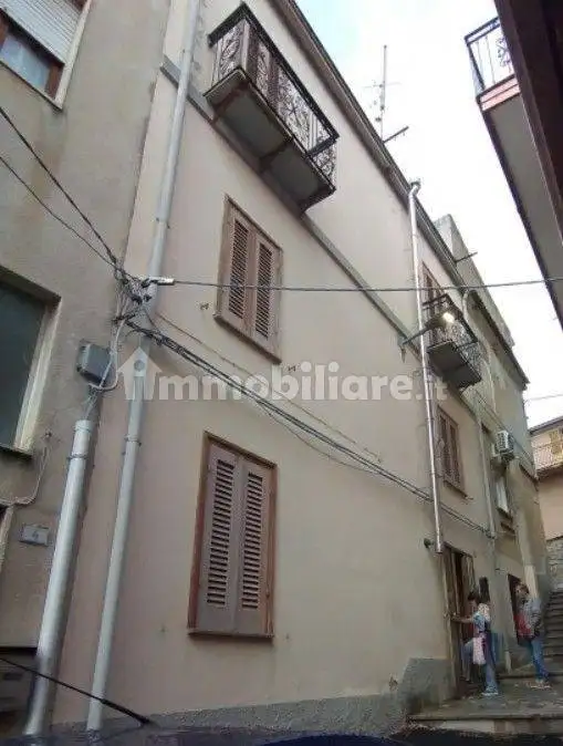 Palazzo - Edificio in vendita a Bono