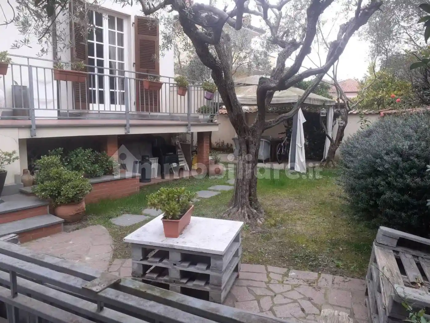 Villa in vendita a Carrara