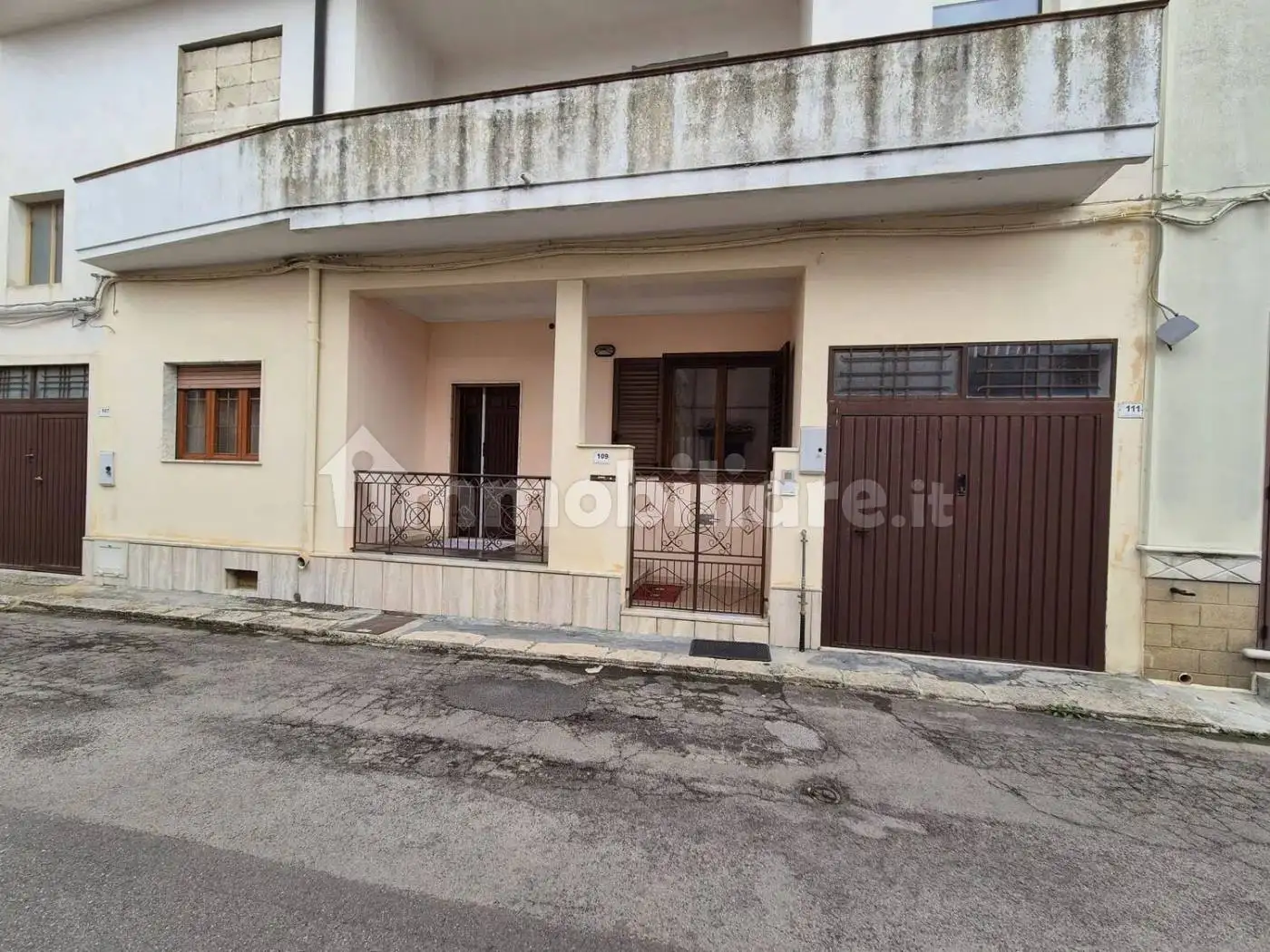 Villa in vendita a Aradeo