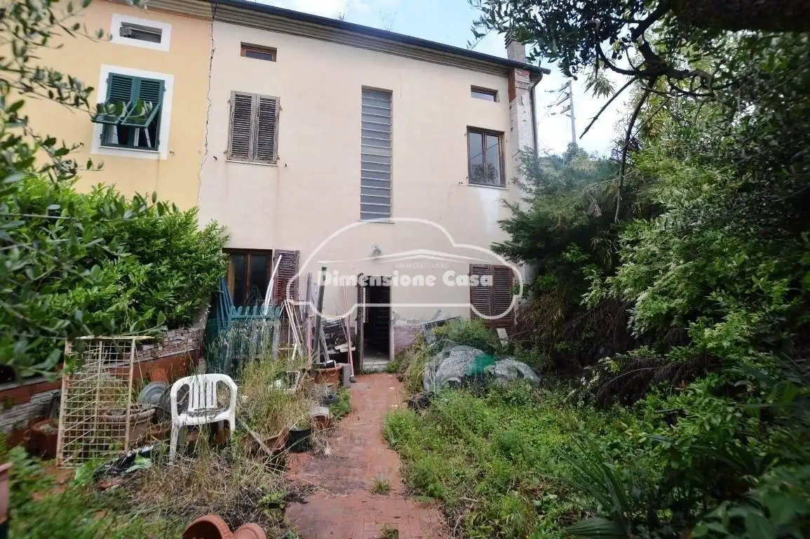 Casa indipendente in vendita a Lucca