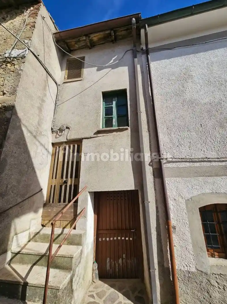 Casa indipendente in vendita a Pescorocchiano