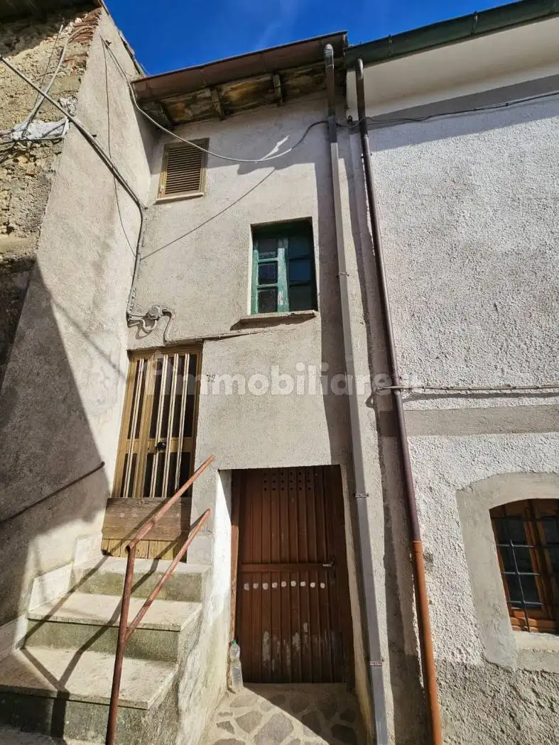 Casa indipendente in vendita a Pescorocchiano