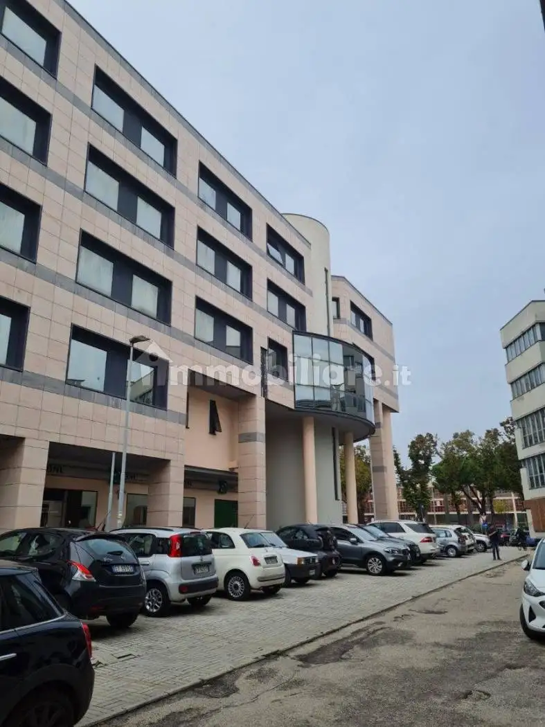 Palazzo - Edificio in vendita a Pesaro