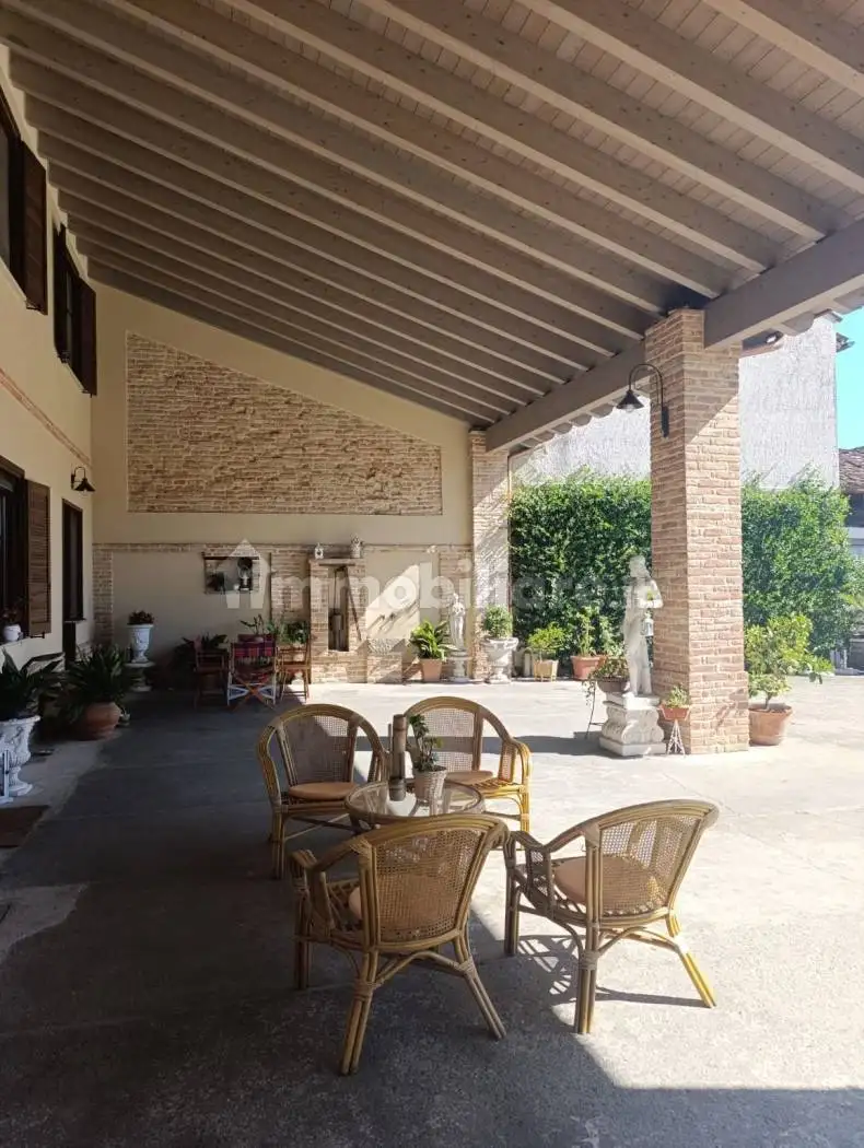 Rustico - Casale in vendita a Lodi