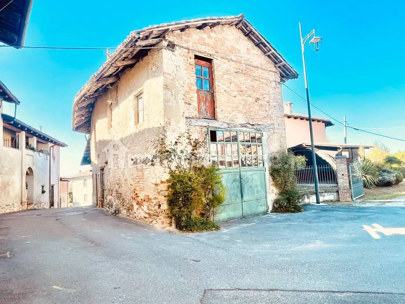 Rustico - Casale in vendita a Castiglione Falletto