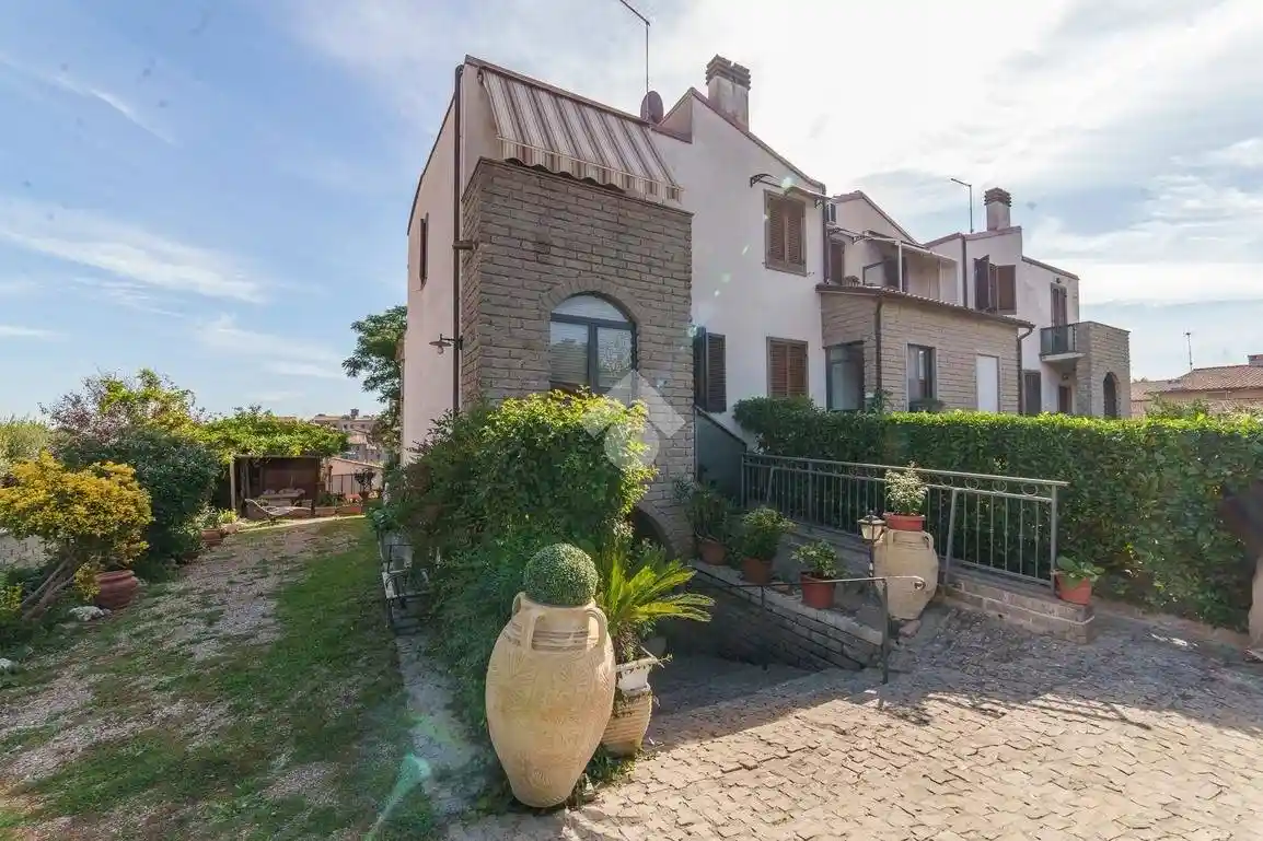 Villetta a schiera in vendita a Vitorchiano