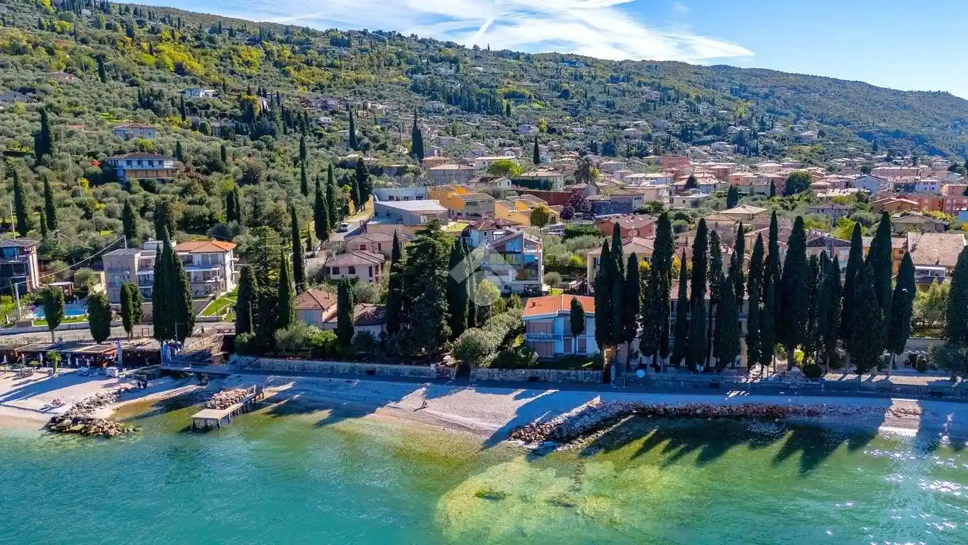 Appartamento in vendita a Torri del Benaco