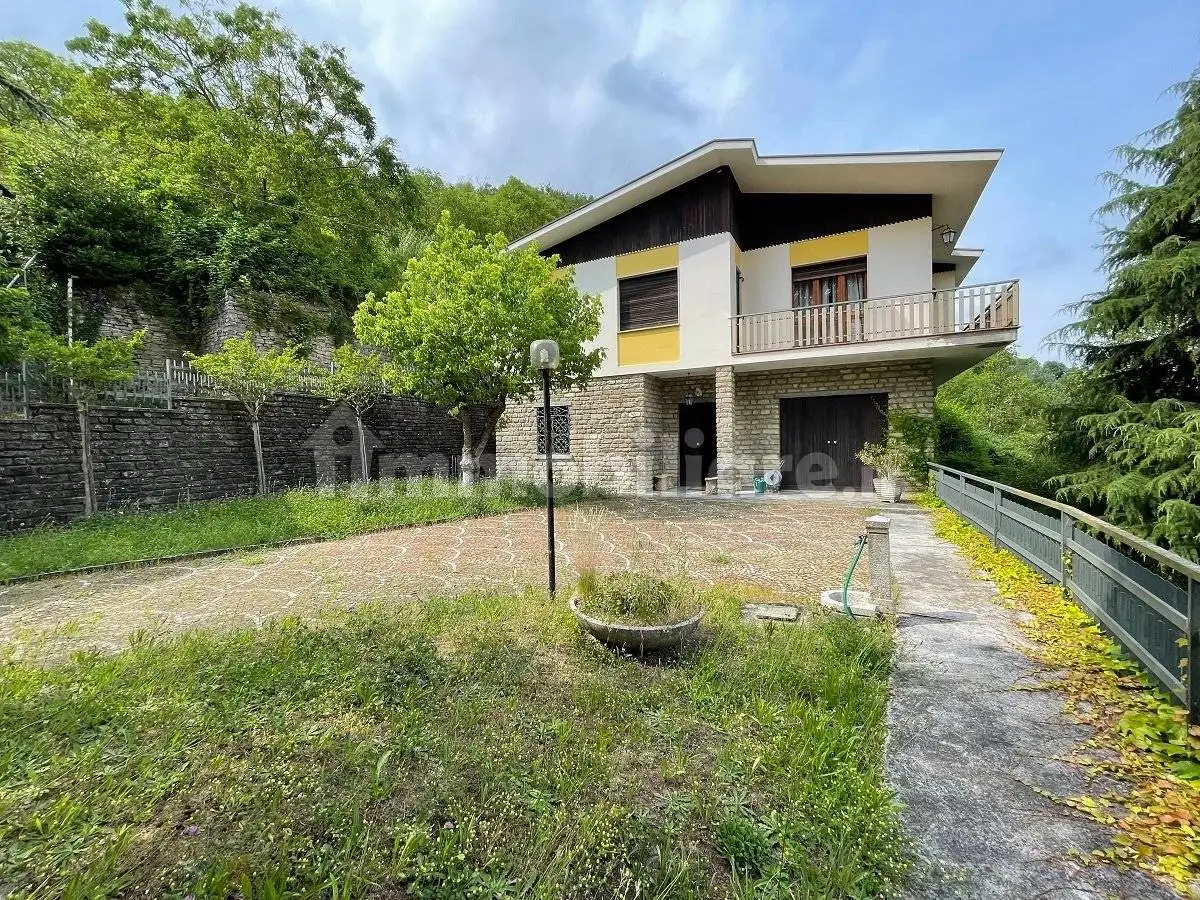Villa in vendita a Rocchetta Belbo