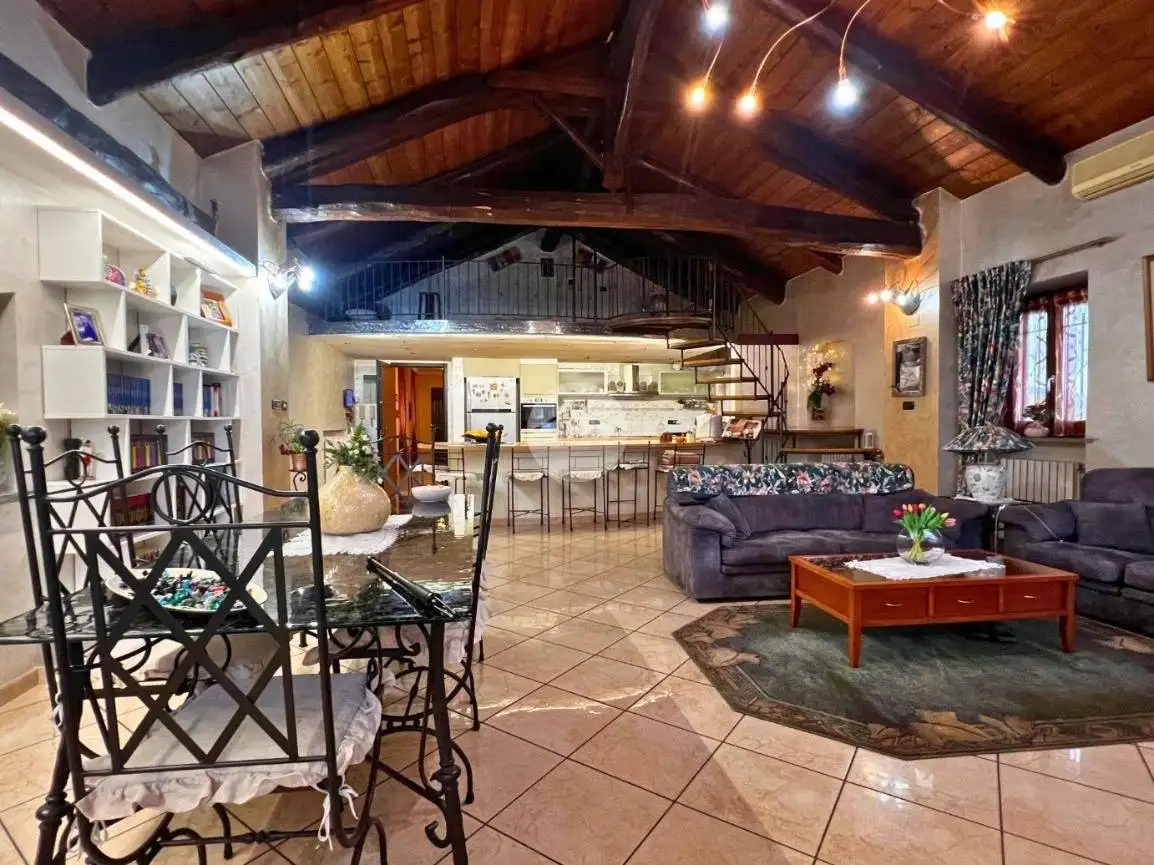 Casa indipendente in vendita a Moncalieri