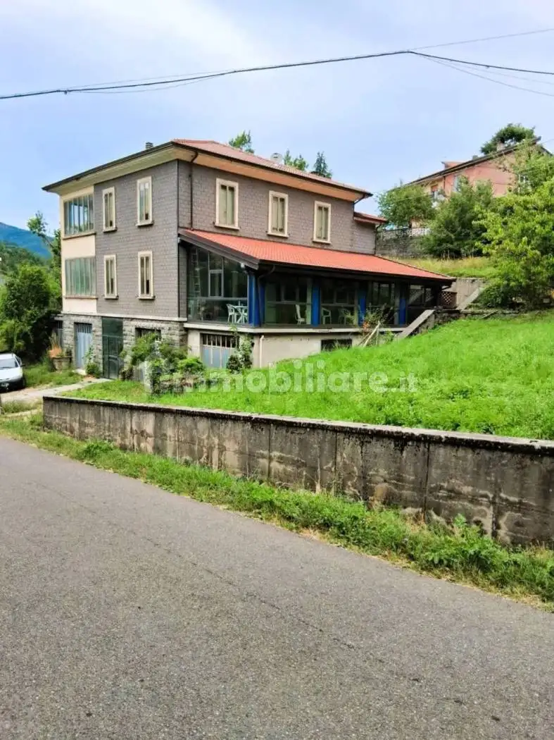 Villa in vendita a Albareto