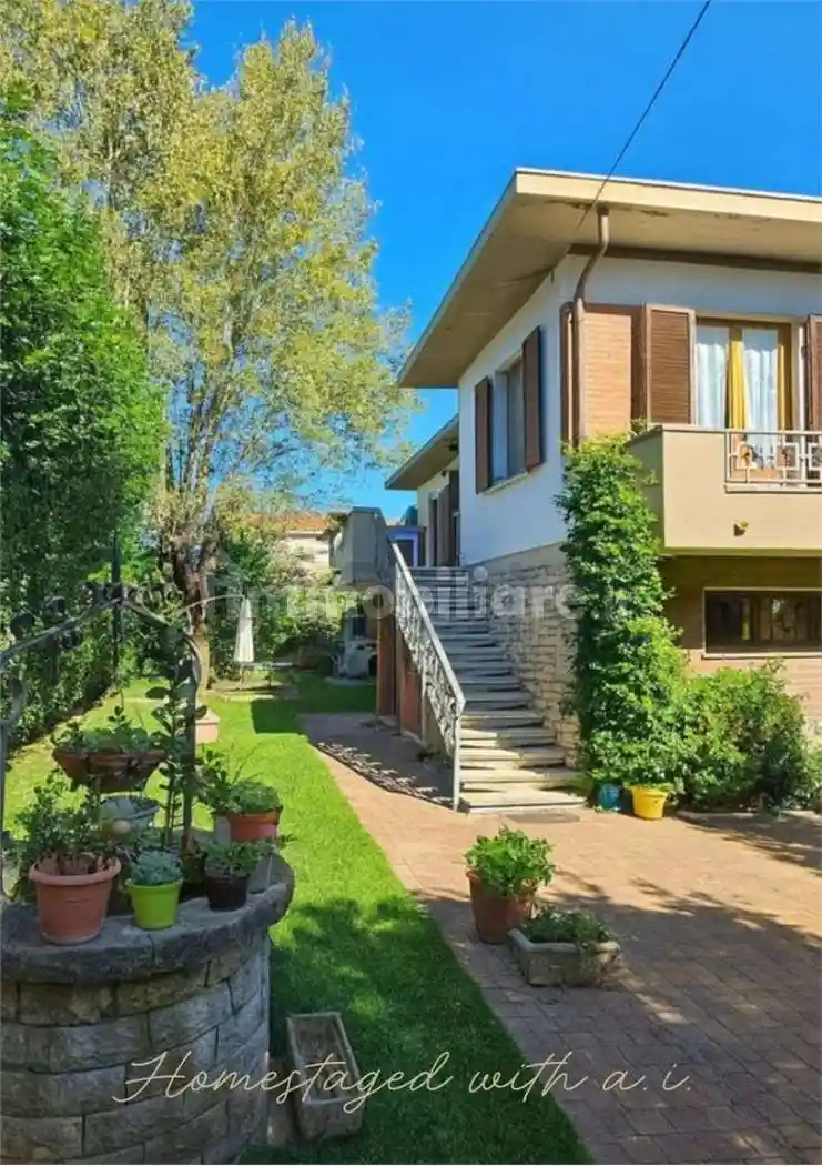 Villa in vendita a Carrara