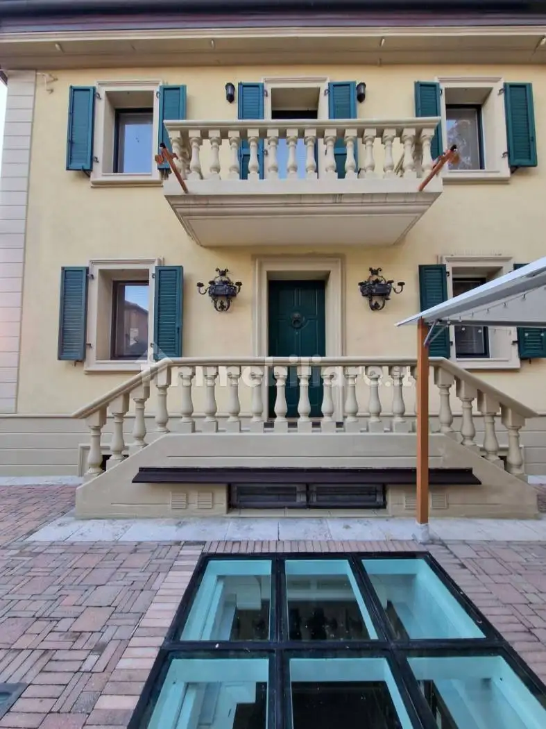 Villa in vendita a Bologna