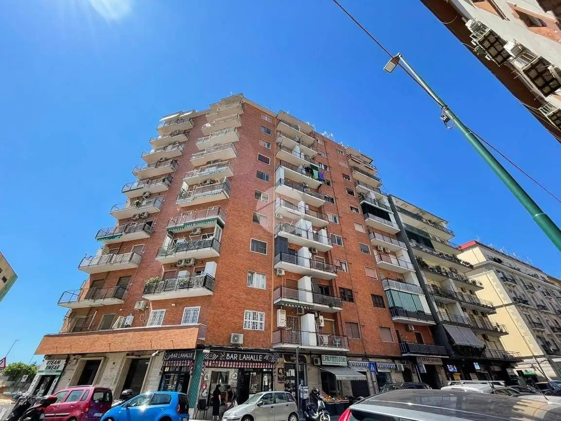 Appartamento in vendita a Napoli
