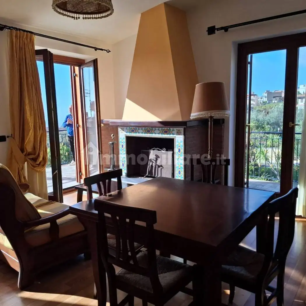 Appartamento in affitto a Napoli