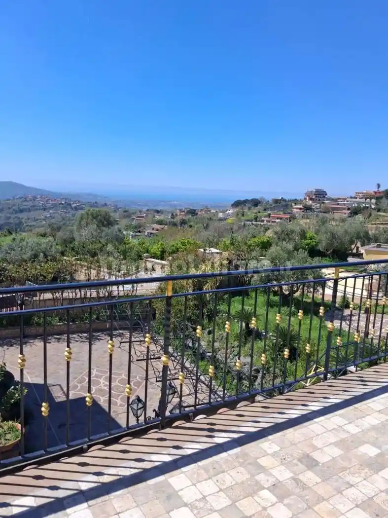 Appartamento in affitto a Napoli