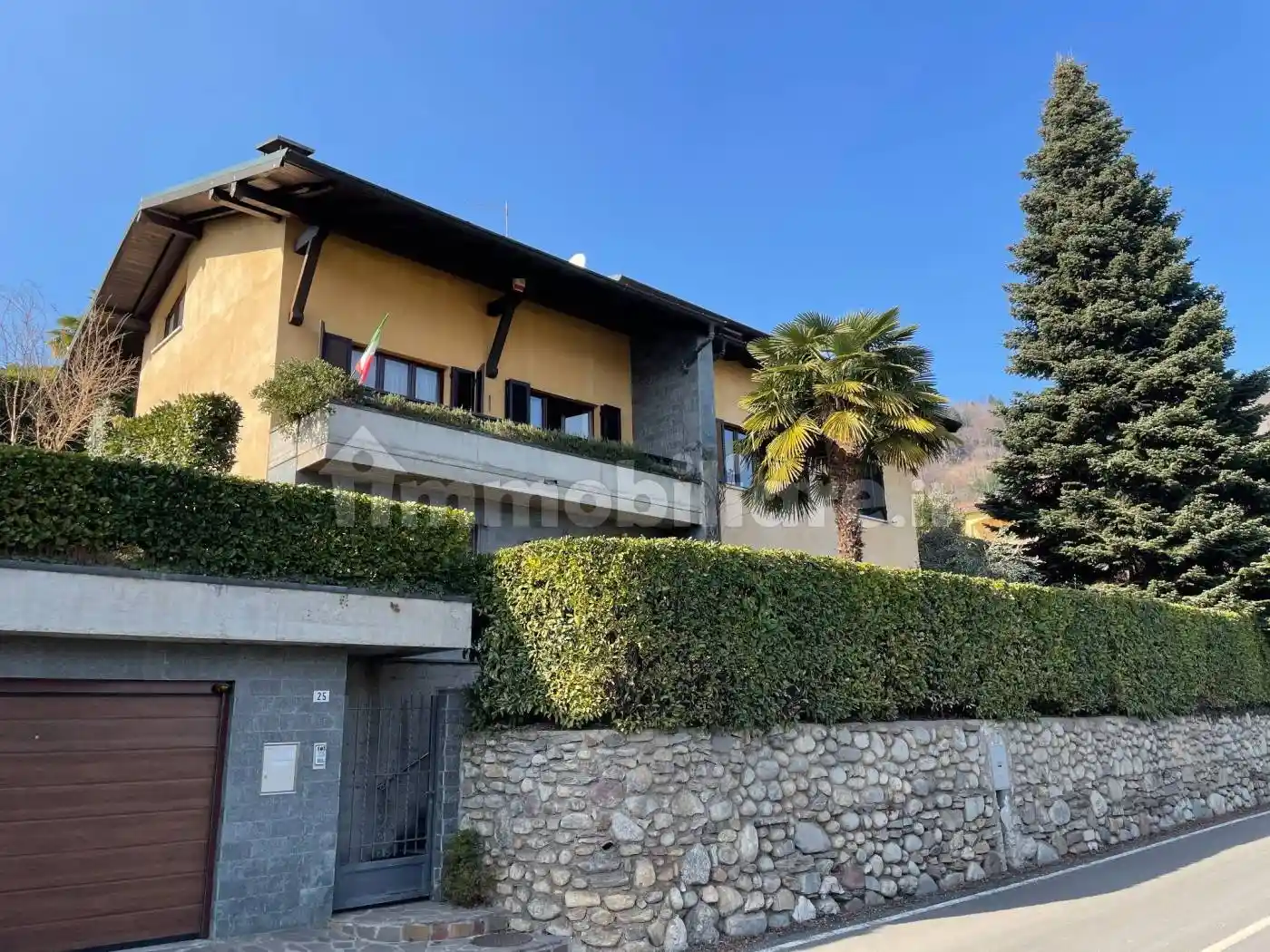 Villa in vendita a Cadegliano-Viconago