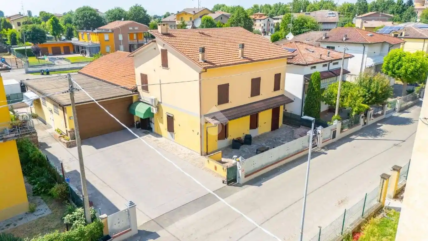 Casa indipendente in vendita a Castelnovo di Sotto