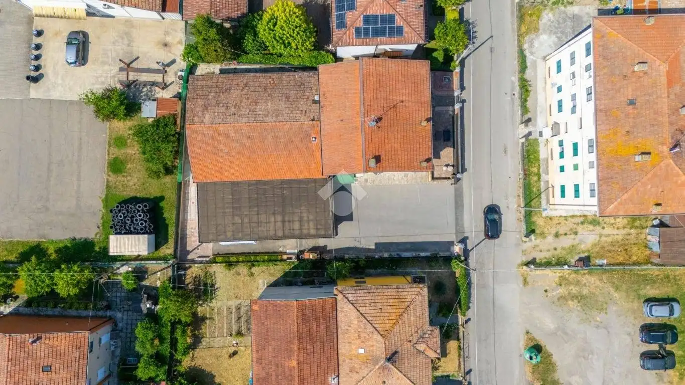 Terratetto unifamiliare via XXV Aprile 17, Centro, Castelnovo di Sotto - foto 3