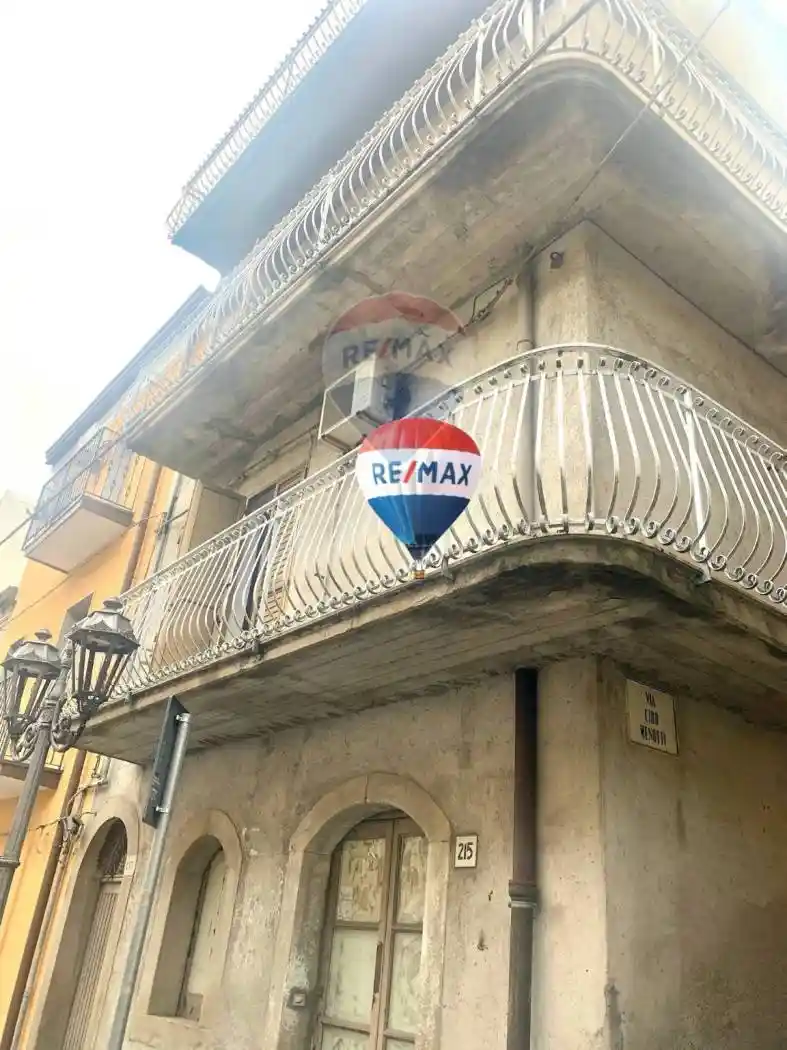 Casa indipendente in vendita a Francavilla di Sicilia
