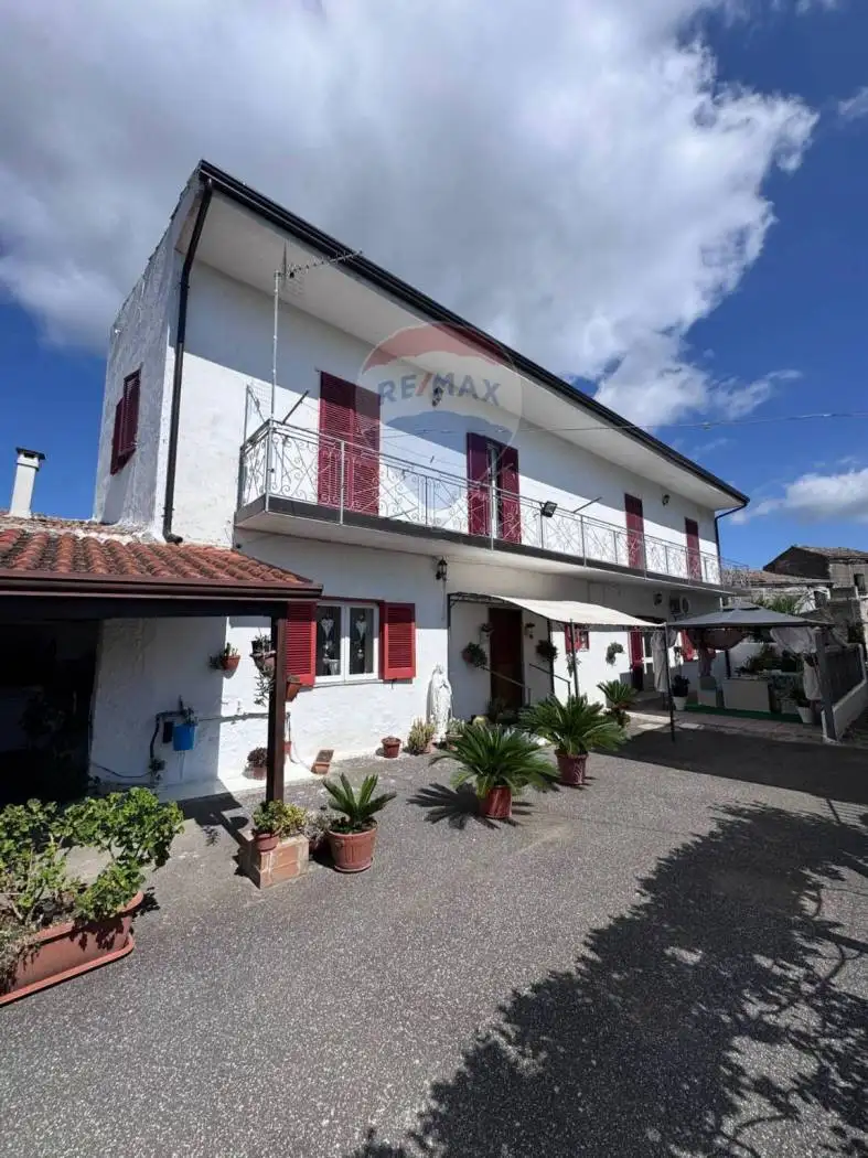 Casa indipendente in vendita a Carinola