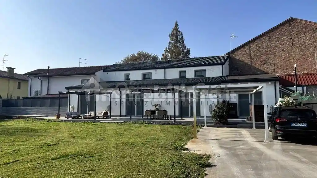 Villa in vendita a Agna