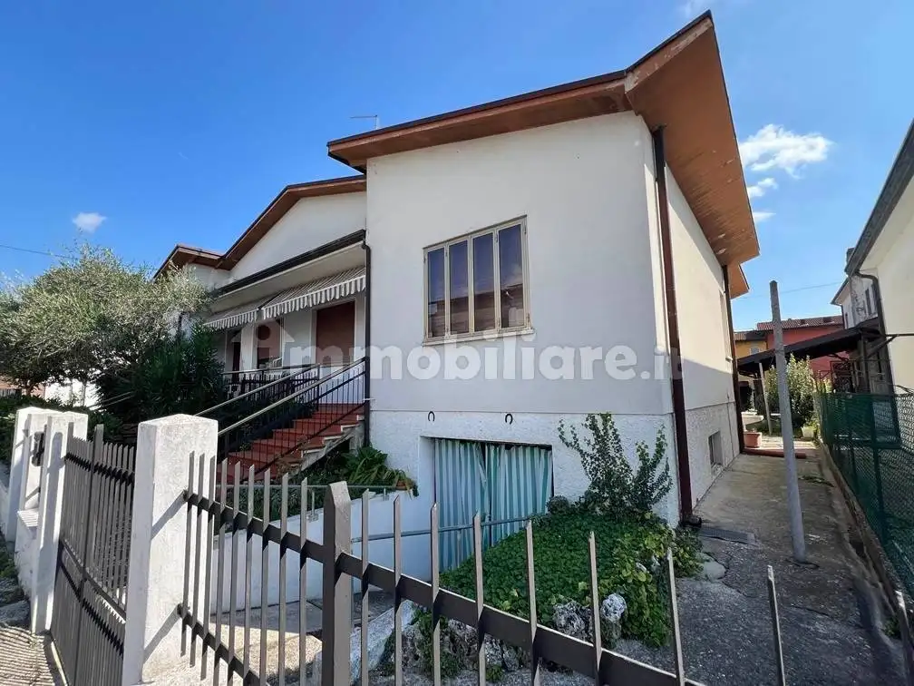 Casa indipendente in vendita a Castel d'Ario