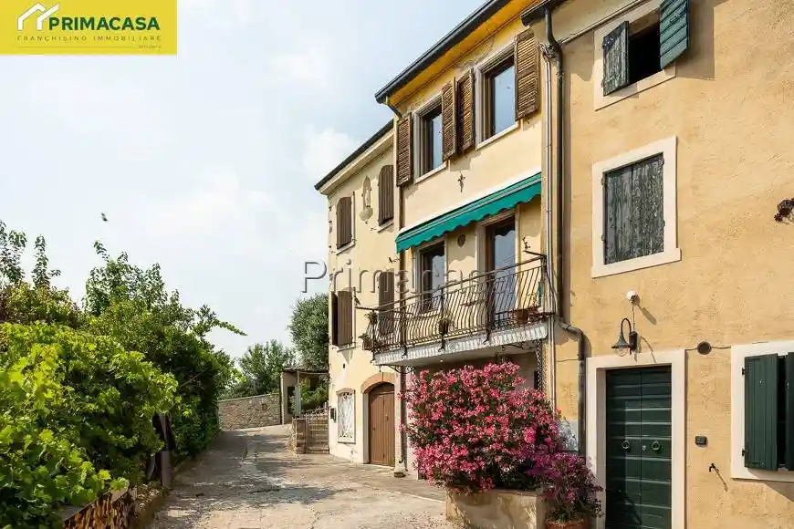 Rustico - Casale in vendita a Lavagno