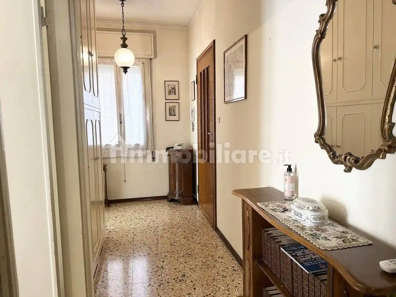 Palazzo - Edificio in vendita a Mirandola