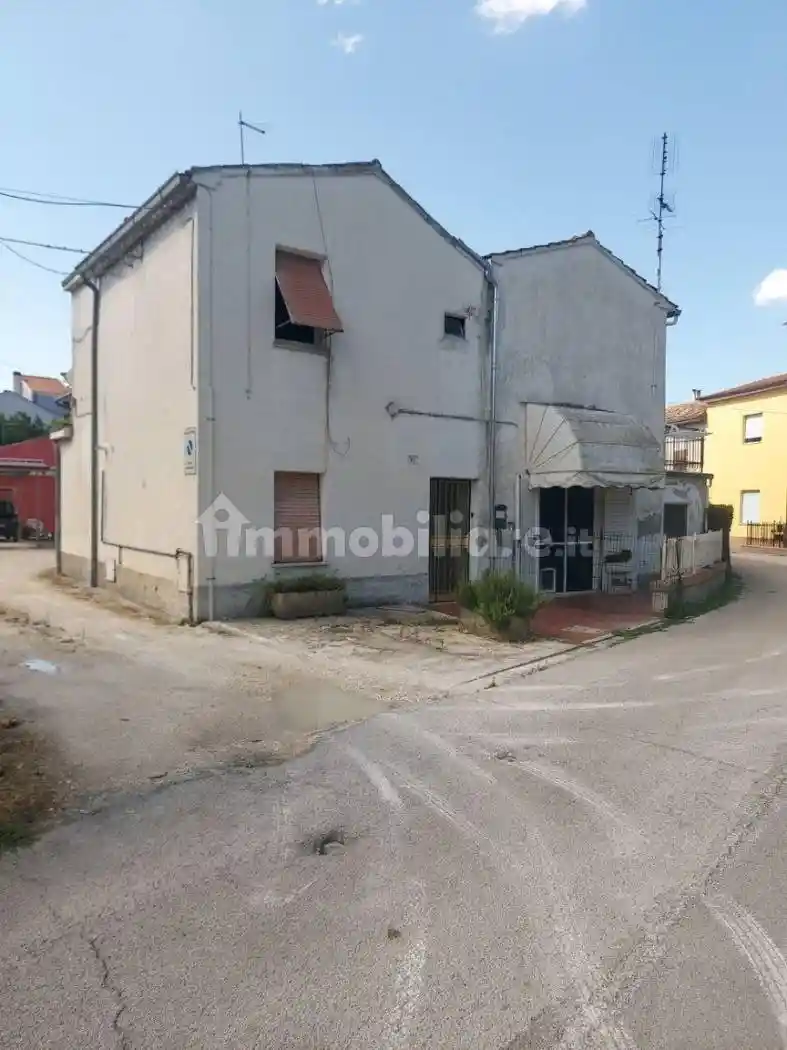 Casa indipendente in vendita a Macerata