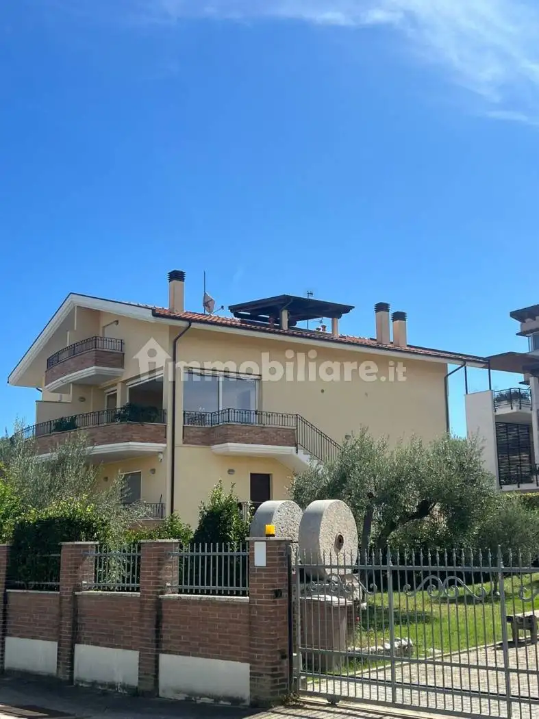 Appartamento in vendita a Pineto