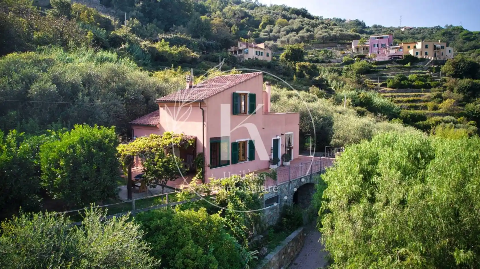 Villa in vendita a Finale Ligure
