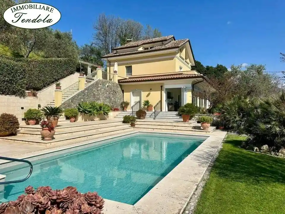 Villa in vendita a Fosdinovo