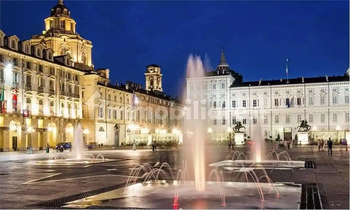 Palazzo - Edificio in vendita a Torino