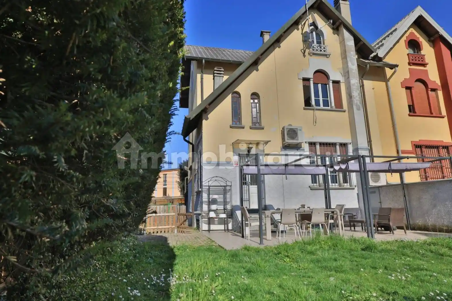 Villa in vendita a Bollate