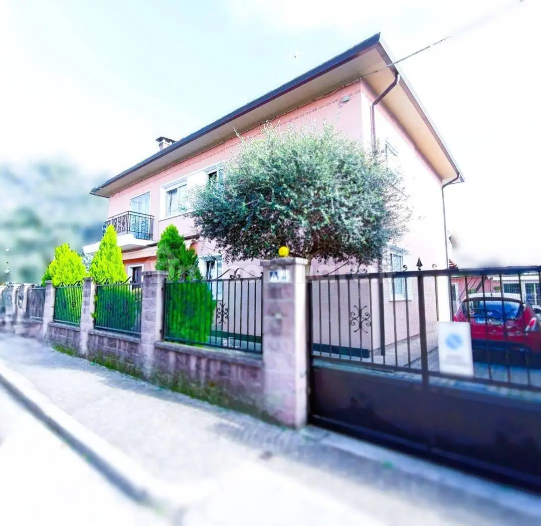 Villa in vendita a Udine