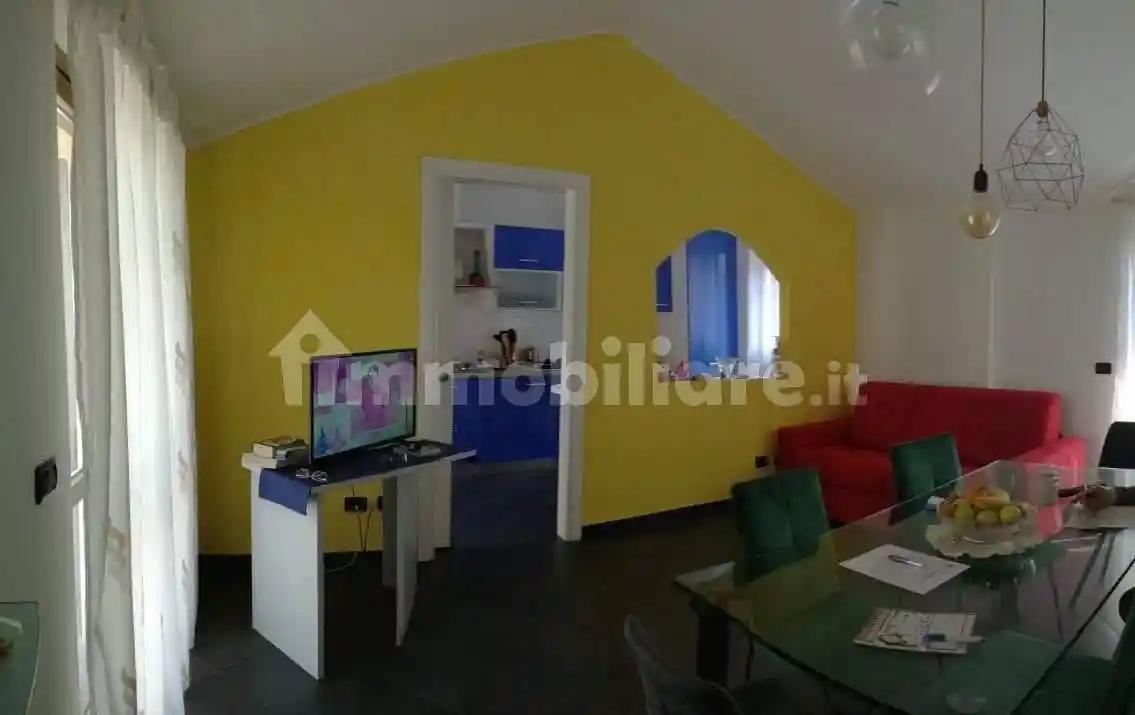 Appartamento in vendita a Caronno Pertusella