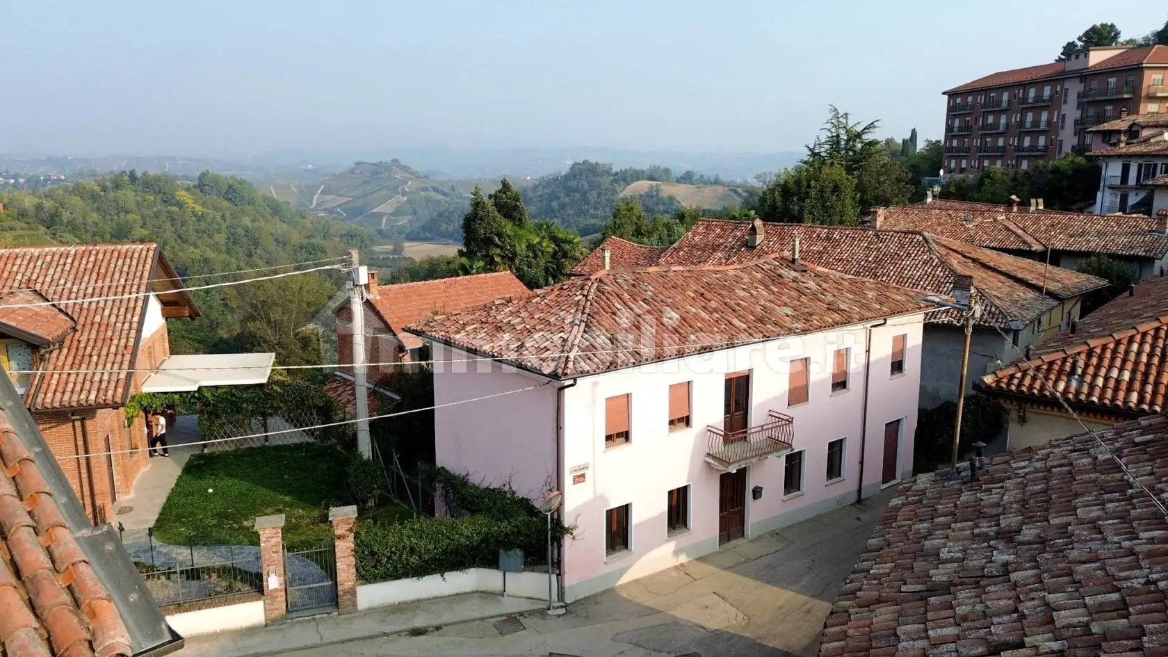 Casa indipendente in vendita a Vezza d'Alba