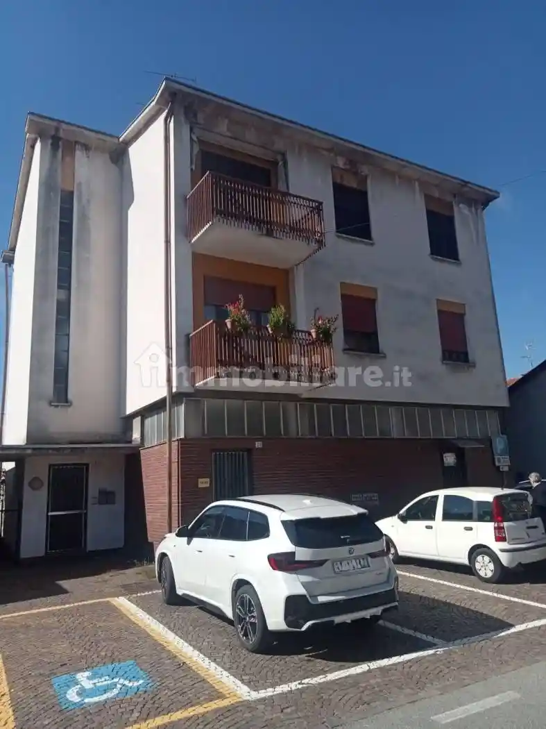 Quadrilocale via Verbano 21, Casorate Sempione - foto 2