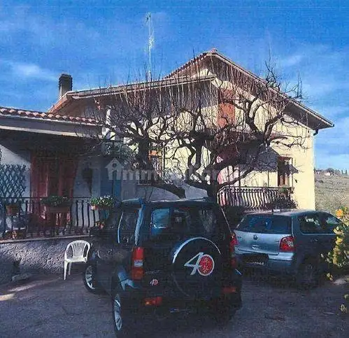 Villa in asta a Poggio Nativo