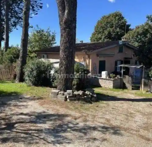 Villa in vendita a Lanuvio