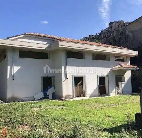 Villa in vendita a Poli
