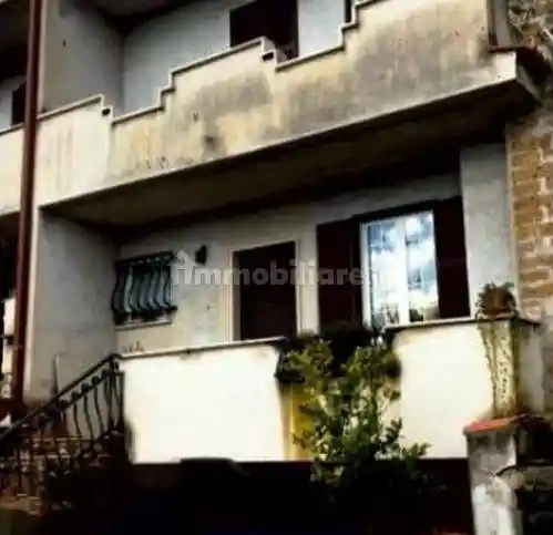 Casa indipendente in asta a Castel Sant'Elia