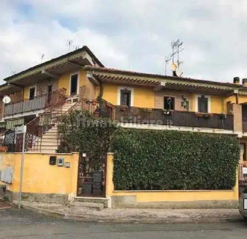 Villetta a schiera in asta a Tarano