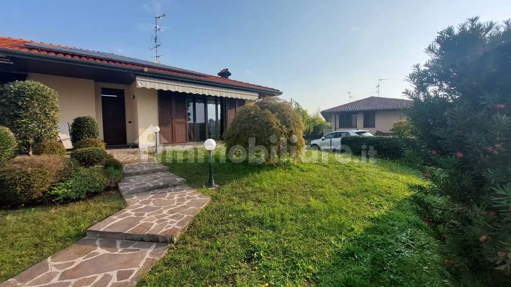 Villa in vendita a Lonate Pozzolo