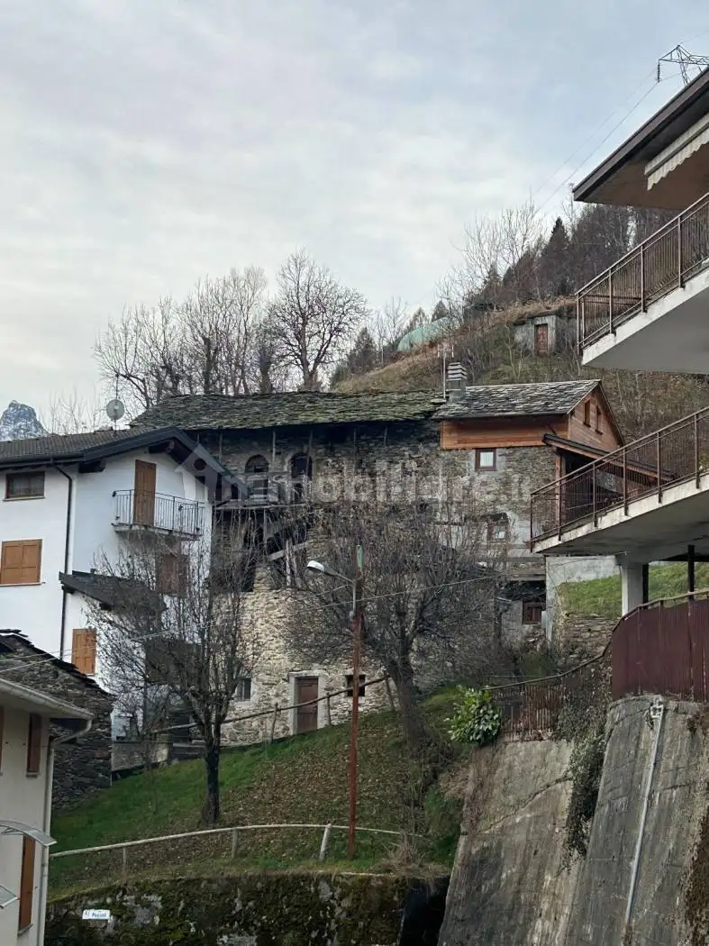 Rustico - Casale in vendita a Rasura