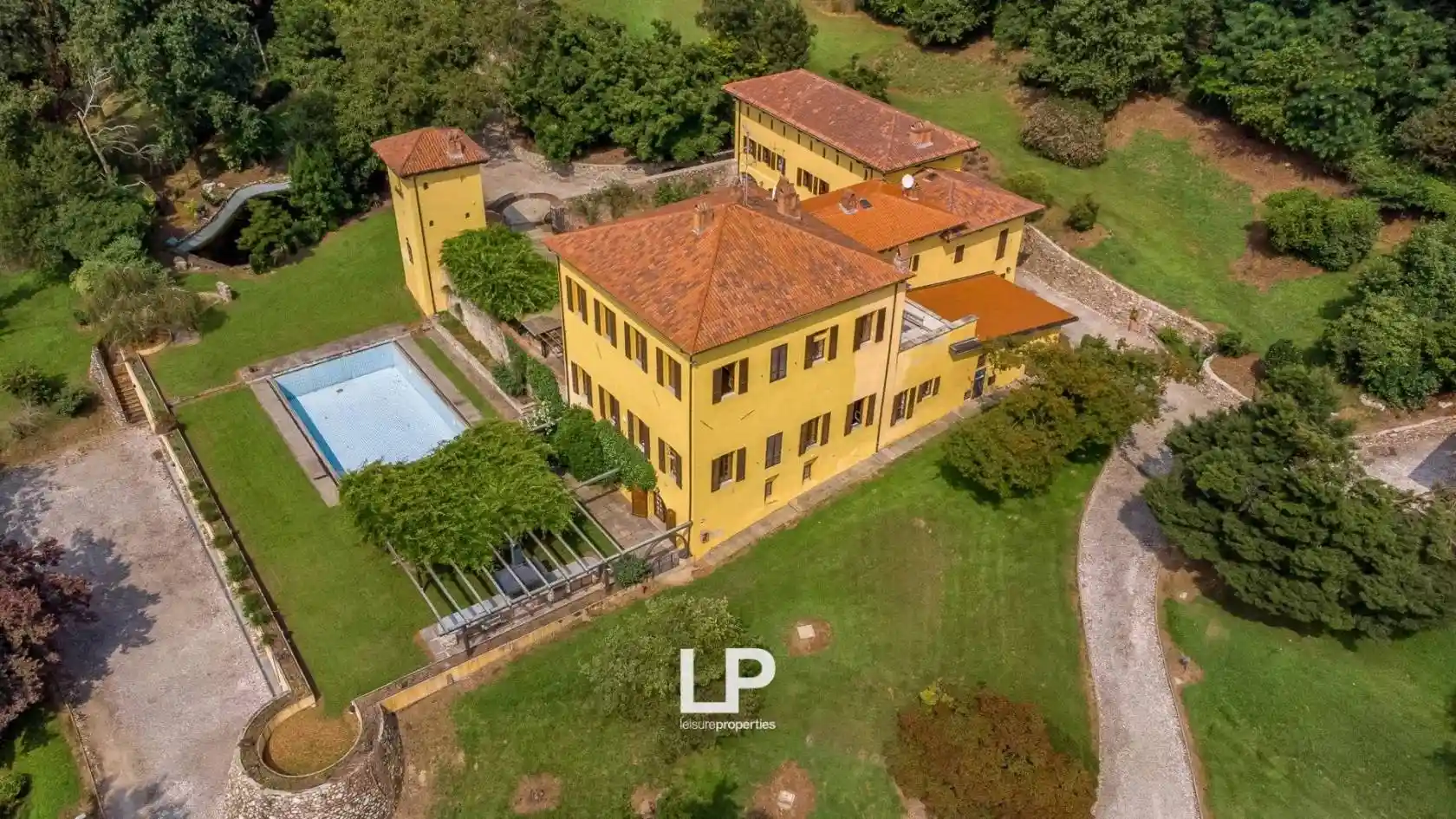 Villa in vendita a Pombia